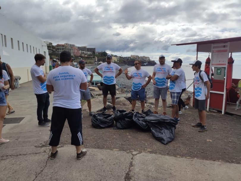 STRONG CHARON promove iniciativa de recolha de resíduos em praias